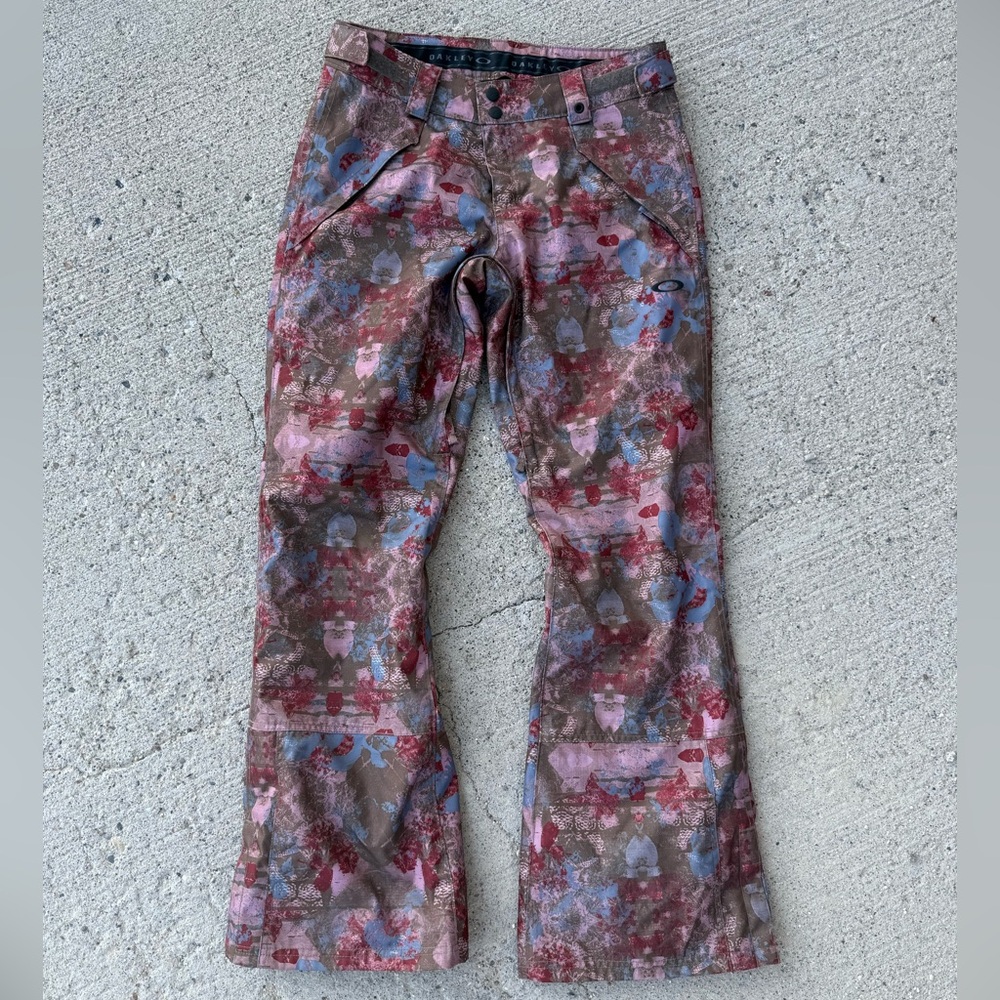 Oakley snowboarding pants - size small
